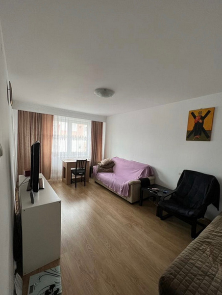 Dristor- 3 camere- 10 minute metrou